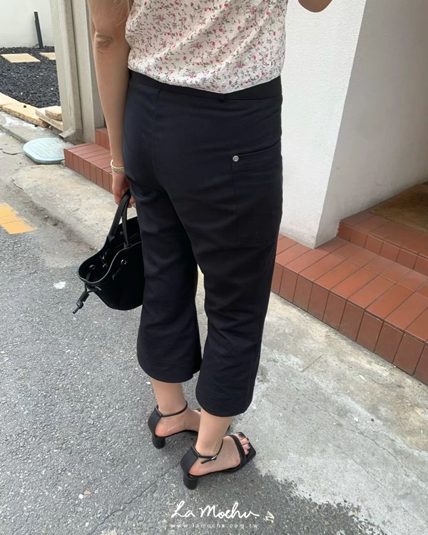 斜紋布鉚釘七分寬喇叭褲